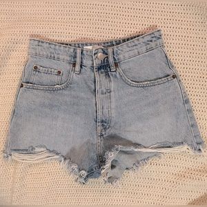 Zara Denim Light Wash Distressed Button Fly Jean Shorts 4